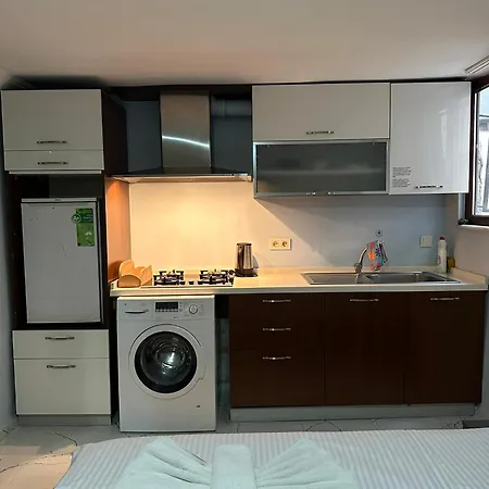 Awwa Apartment *